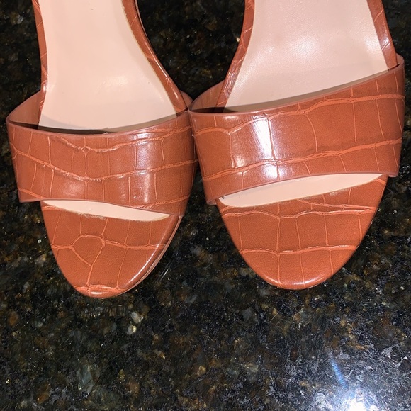 •Aldo “Kalanda” Cognac Heels W/ Buckled  Strap & Gold Toned Hardware GORGEOUS!• - Picture 9 of 14